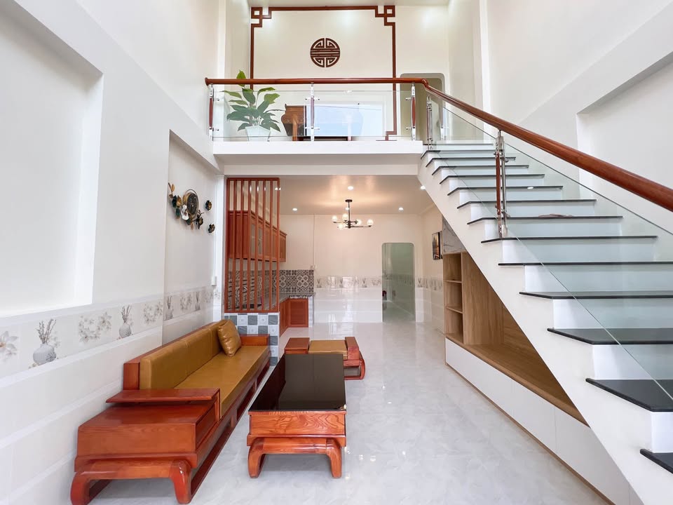 Nhà đẹp Cặp Rạch Gòi Bé, Long Xuyên 69.3m² - Chính chủ, giá tốt!