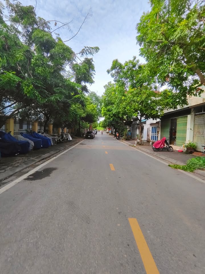 Bán đất vỉa hè Nguyễn Văn Cừ, Đức Giang, Long Biên 53m² giá 12 tỷ - Đầu tư sinh lời ngay!