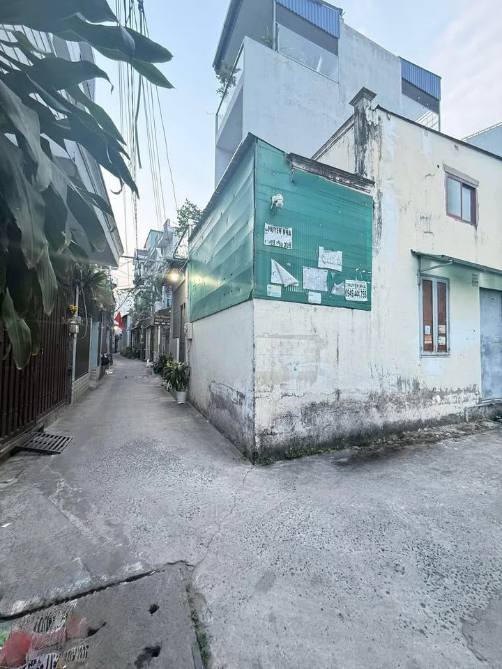 Nhà riêng Phú Thuận Quận 7 60m² giá 5.5 tỷ - Lô góc hẻm xe hơi, cho thuê ổn định!