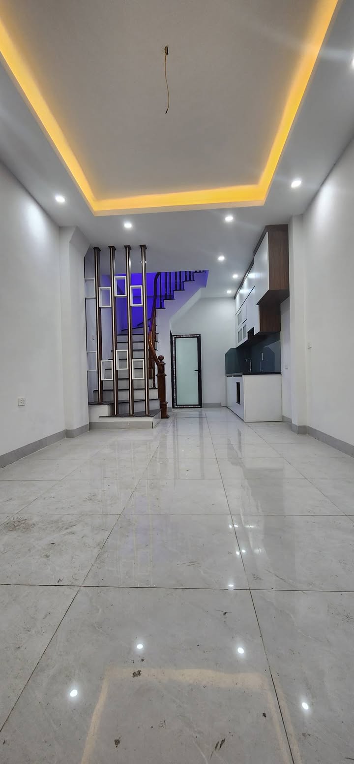 Nhà 4 tầng 38m² phường Đông Ngạc giá 8 tỷ - Ô tô đỗ cửa, vị trí tiện lợi!