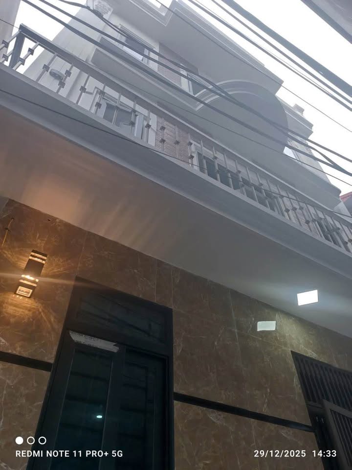 Nhà đẹp 3.5 tầng tại Hòa Bình, 76m² giá 2.5 tỷ - Sẵn sàng vào ở!