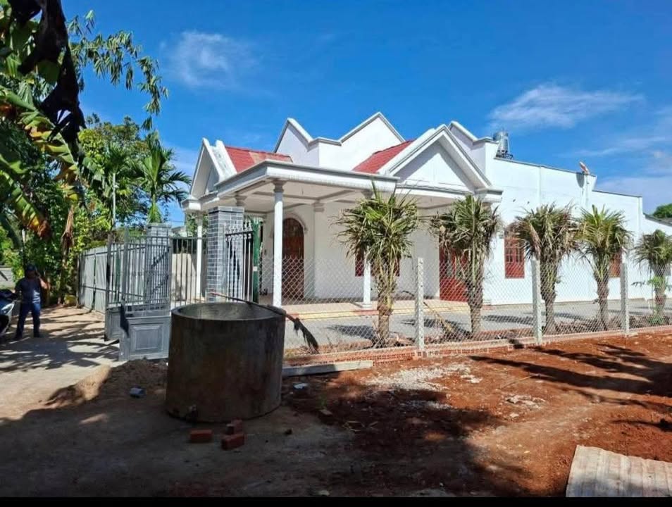 Nhà phố cổ điển tại xã Hoà Long, Bà Rịa 450m² giá 3.8 tỷ - Đầu tư sinh lời lý tưởng!