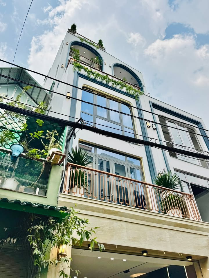 Nhà phố cao cấp mặt tiền đường số 4, Gò Vấp 84m² giá 16.5 tỷ - Đầu tư sinh lời ngay!