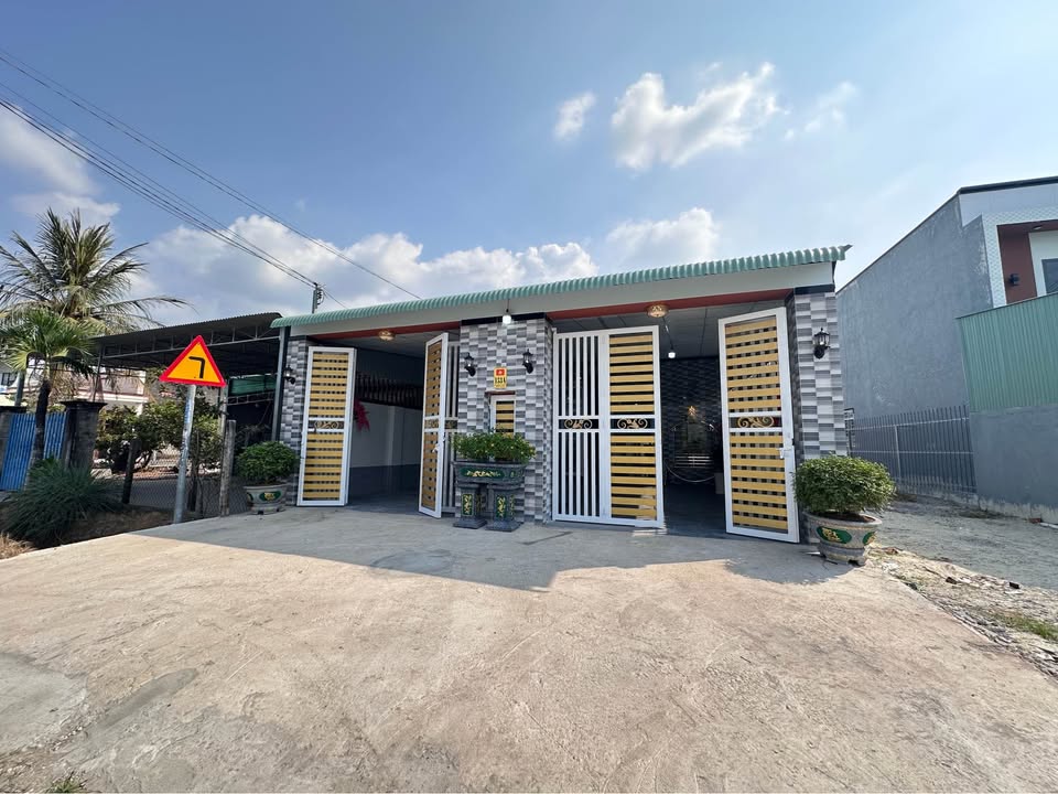 Nhà mặt tiền đường Trường Đông, Tây Ninh 224m² giá 1.79 tỷ - Cơ hội đầu tư tuyệt vời!