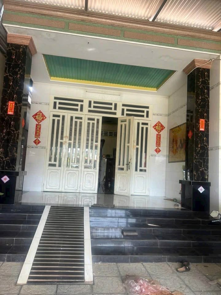 Nhà mặt tiền Quốc lộ 22B, Gò Dầu, 130m² - Nhà còn mới 90%