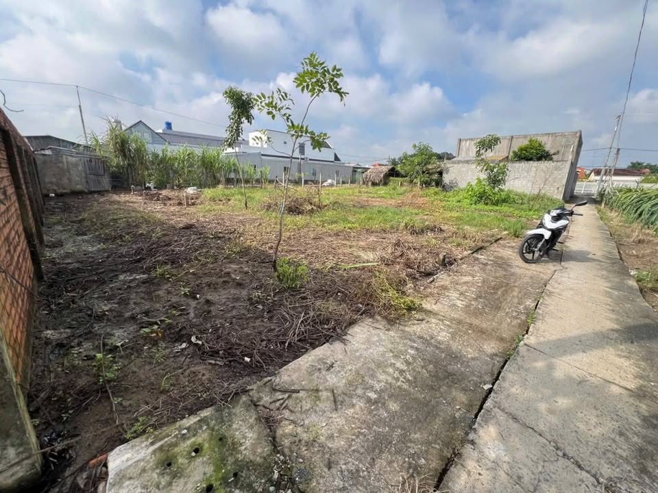 Lô đất thổ cư Tầm Vu, Tây Ninh 105m² giá 320 triệu - Đường ô tô vào tận nơi!