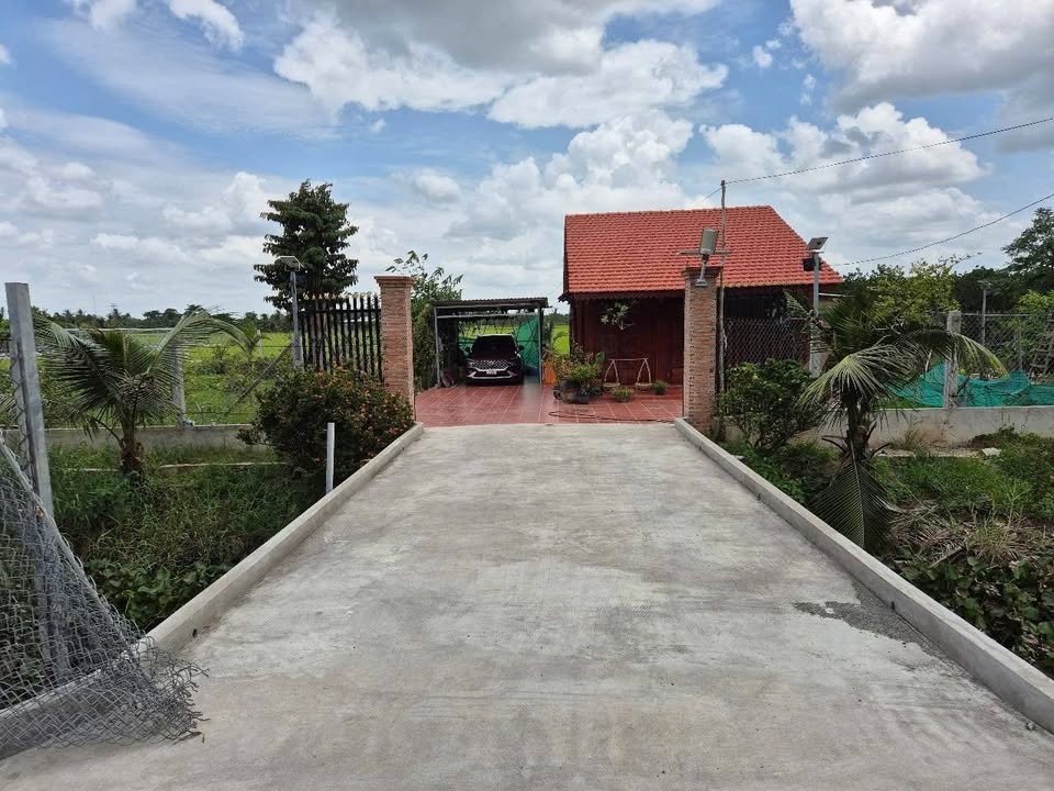 Nhà vườn 1008m² mặt tiền đường Nguyễn Văn Quá giá 3.85 tỷ - Cơ hội đầu tư tuyệt vời!