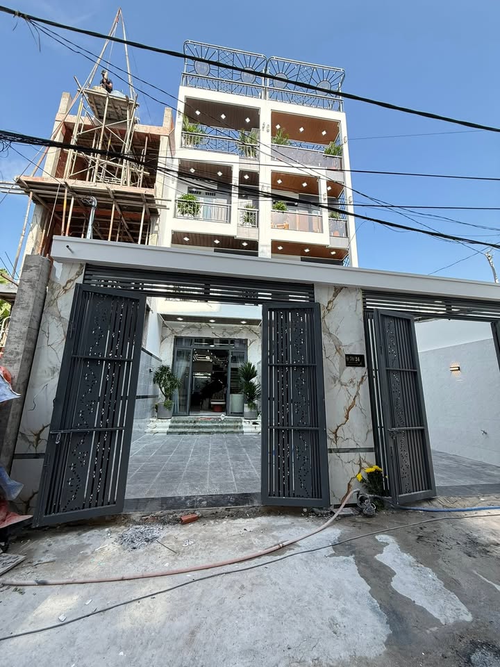 Nhà phố Thạnh Xuân, Quận 12, 102m² - Căn đẹp, sân vườn siêu rộng, giá 7.35 tỷ!