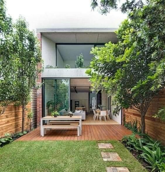 Nhà phố Hẻm Chu Mạnh Trinh, 148m² giá 2.69 tỷ - Vườn rau, nuôi gà tiện ích!