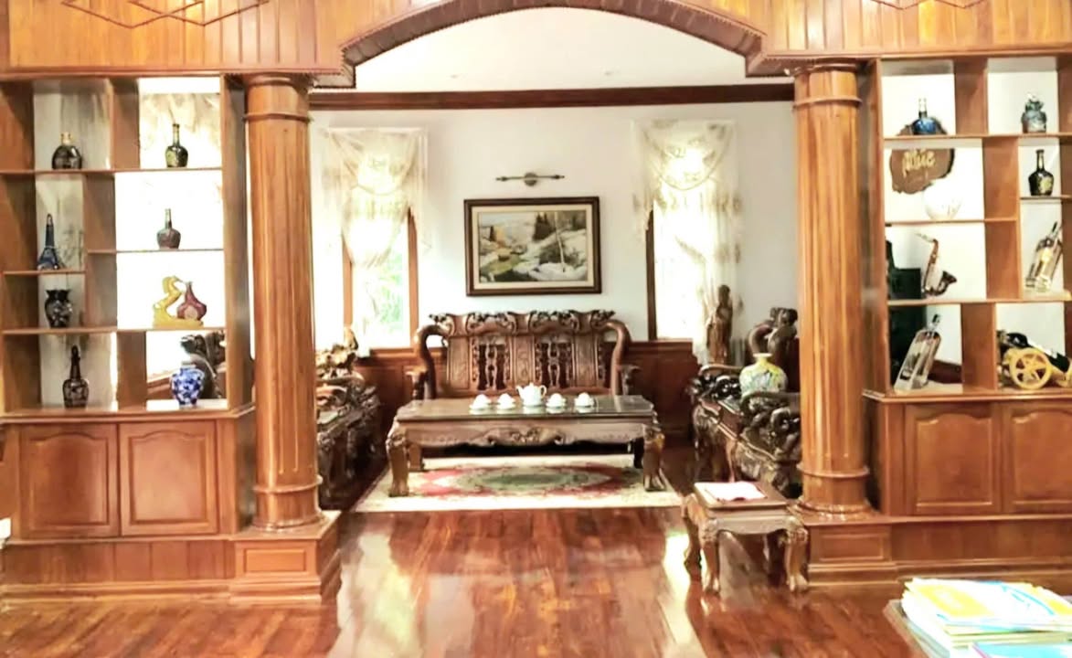 Biệt thự sân vườn mặt tiền Bàu Cát, Quận 11 - 800m² giá chỉ 80 tỷ - Định cư gấp!