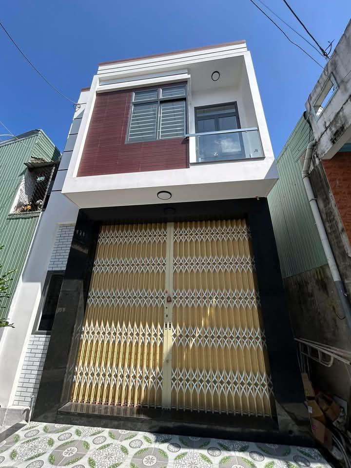 Nhà 2 tầng hẻm thông Lê Đại Hành 61m² giá 2 tỷ - Sẵn sàng vào ở ngay!