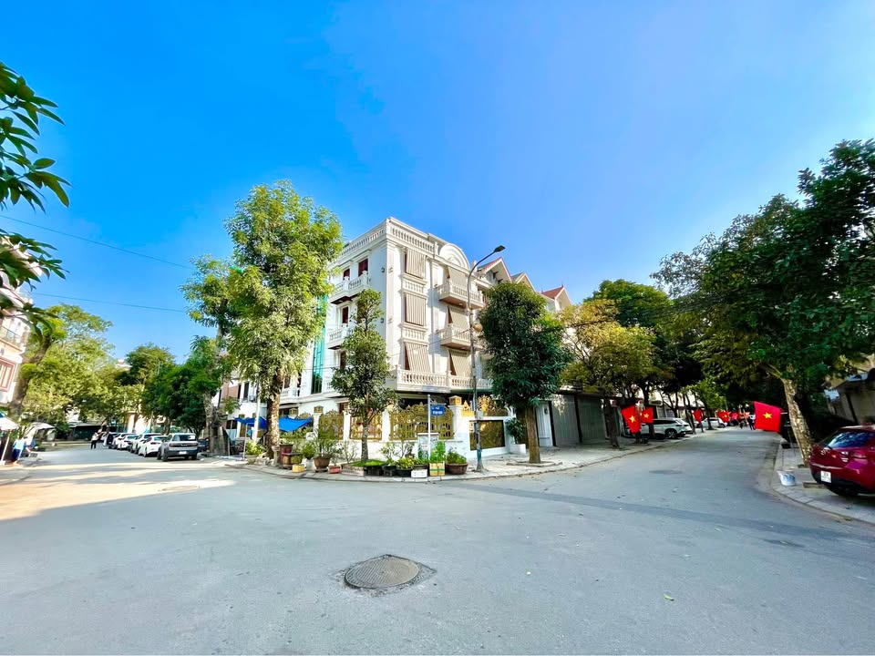 Nhà sân vườn Nghi Sơn 163m² giá 6.52 tỷ - Tiềm năng khai thác cao!