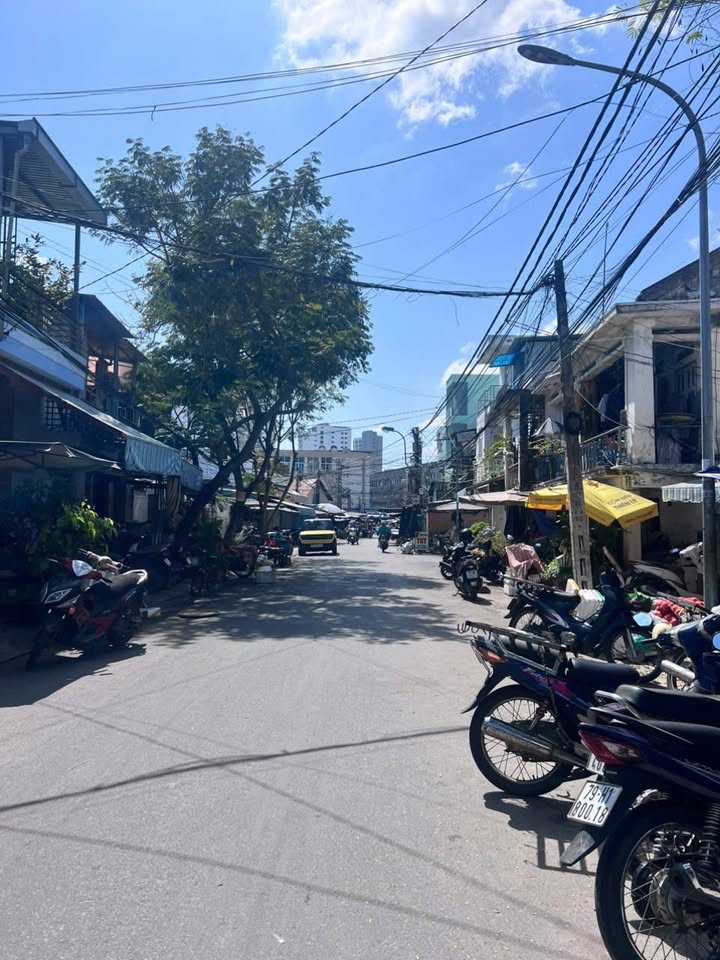 Nhà phố mặt tiền kinh doanh Đường Vạn Hòa Nha Trang 87m² giá 9.3 tỷ - Đầu tư sinh lời!