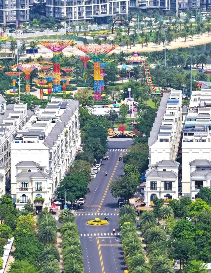 Townhouse Vinhomes Grand Park Thủ Đức 96m² giá 17 tỷ - Sổ hồng chính chủ!