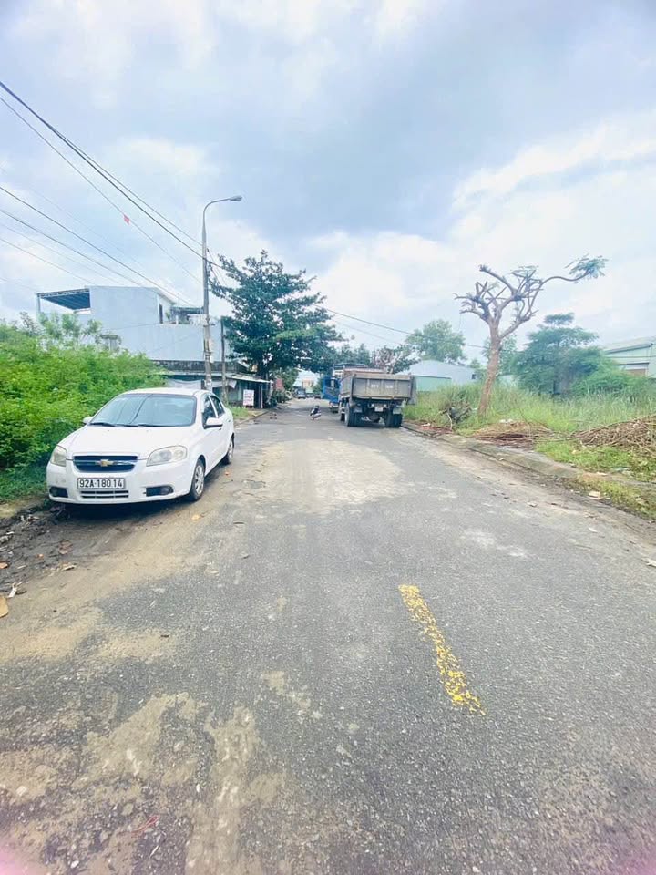 Đất nền mặt tiền đường Lê Thị Hồng Gấm, 120m², giá 2.1 tỷ - Đầu tư sinh lời!