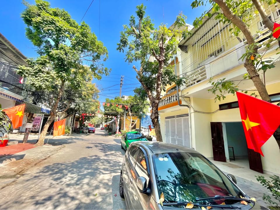 Nhà 2 tầng Phường Nam Ngạn 60m² giá nhỉnh 3 tỷ - Kinh doanh thuận lợi!