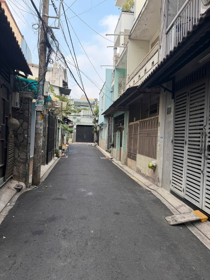 Nhà phố Tân Sơn Nhì, 32m², giá 5.75 tỷ - Vị trí đẹp, an ninh cao!