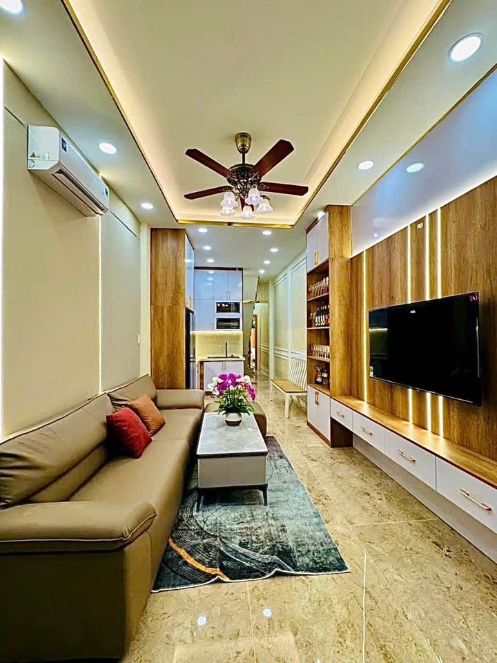 Nhà hẻm xe tải Lạc Long Quân, Tân Bình 40.5m² giá 4.95 tỷ - Thiết kế sang trọng, full nội thất!