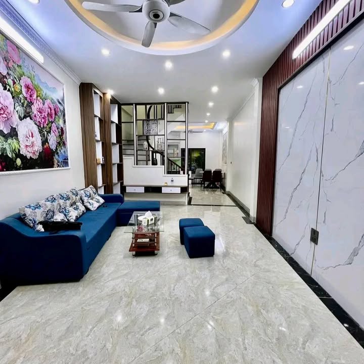 Nhà phố Phú Diễn 40m² giá 7 tỷ - Ô tô tránh, nội thất đầy đủ!