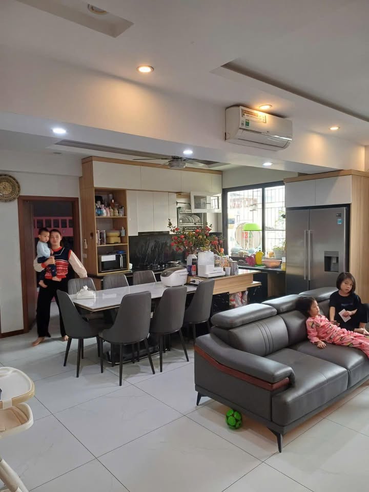 Căn hộ chung cư X1, 140 Nguyễn Xiển 105m² giá 7 tỷ - Thoáng mát, đầy đủ tiện nghi!