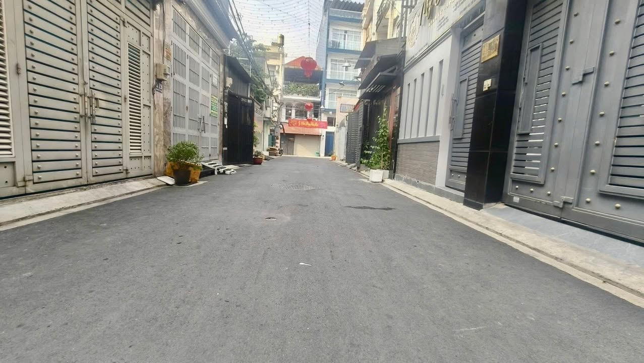 Nhà 4 tầng tại Cộng Hòa, Tân Bình - Giá chỉ 10 tỷ - Sẵn sàng ở ngay!