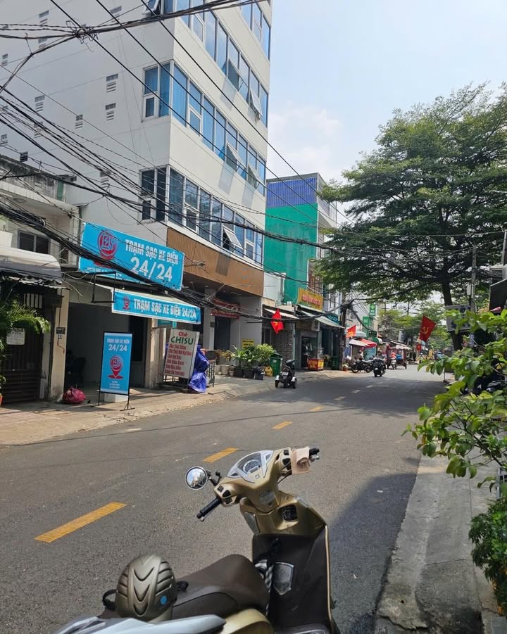 Nhà phố 4 tầng Quận Bình Thạnh 184m² giá 20 tỷ - Đầu tư sinh lời ổn định!