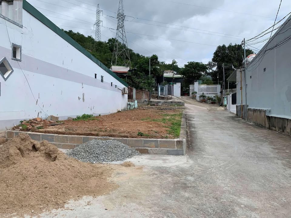 Đất thổ cư 106m² tại Phường Ba Ngòi, Cam Ranh - Giá chỉ 1 tỷ!