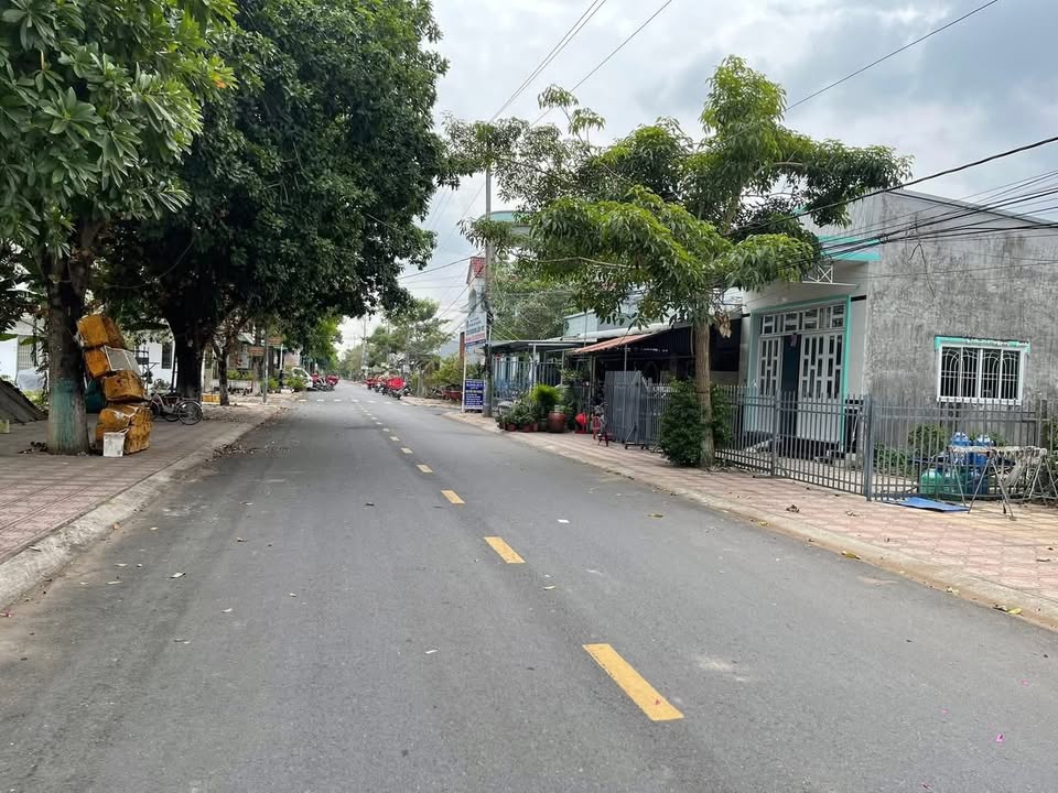 Đất nền chính chủ Xã Bình Thạnh Trung, 99.4m² giá 1.4 tỷ - Cơ hội đầu tư tuyệt vời!