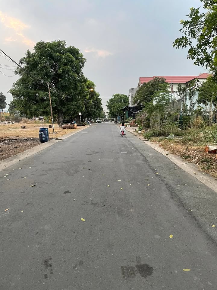 Đất khu dân cư Đông An Dĩ An 300m² giá 8 tỷ - Tiềm năng phát triển cao!