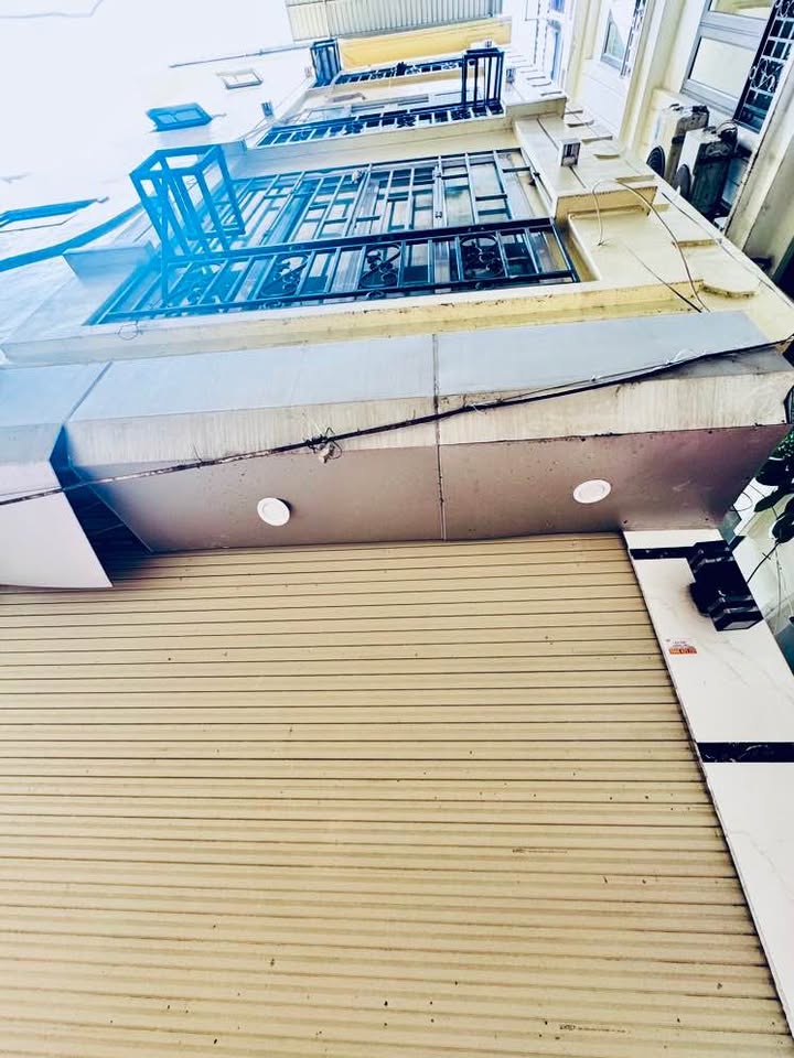 Nhà mặt phố Nguyễn Văn Huyên, Cầu Giấy 33m² giá 7 tỷ - Kinh doanh sầm uất