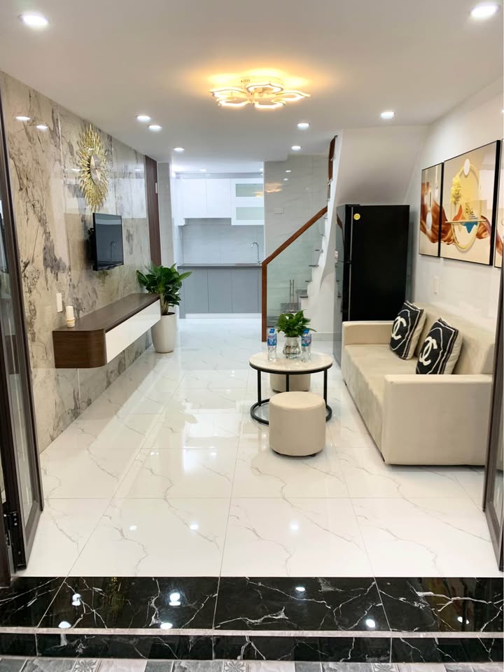 Nhà phố Trần Nguyên Hãn 30m² giá 1.98 tỷ - Chính chủ bán gấp!