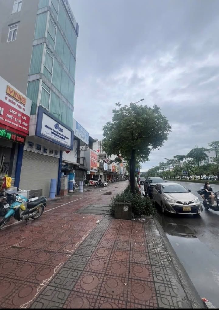 Nhà mặt phố Ngô Gia Tự, Long Biên 66m² giá 16.5 tỷ - Sổ đỏ chính chủ!