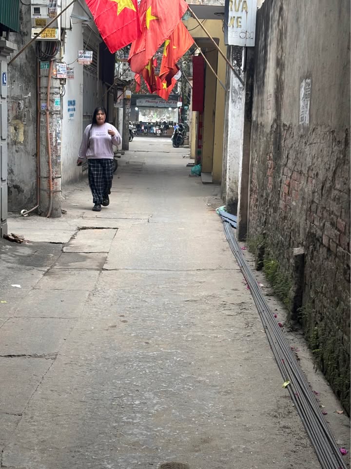 Đất tặng nhà 3 tầng tại Ngõ 172 Đại Từ, 150m² - Tiềm năng đầu tư hấp dẫn!