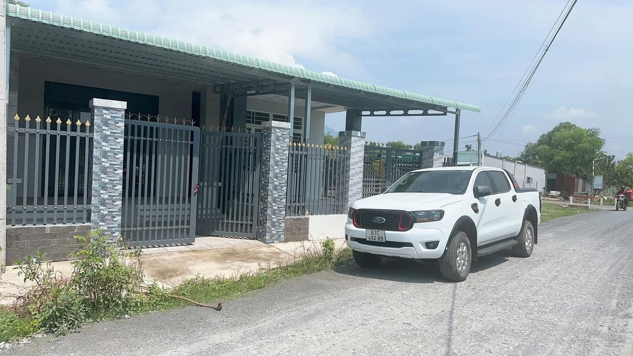 Nhà phố Trịnh Đình Thảo, 115m² giá 800 triệu - Sẵn sàng vào ở ngay!