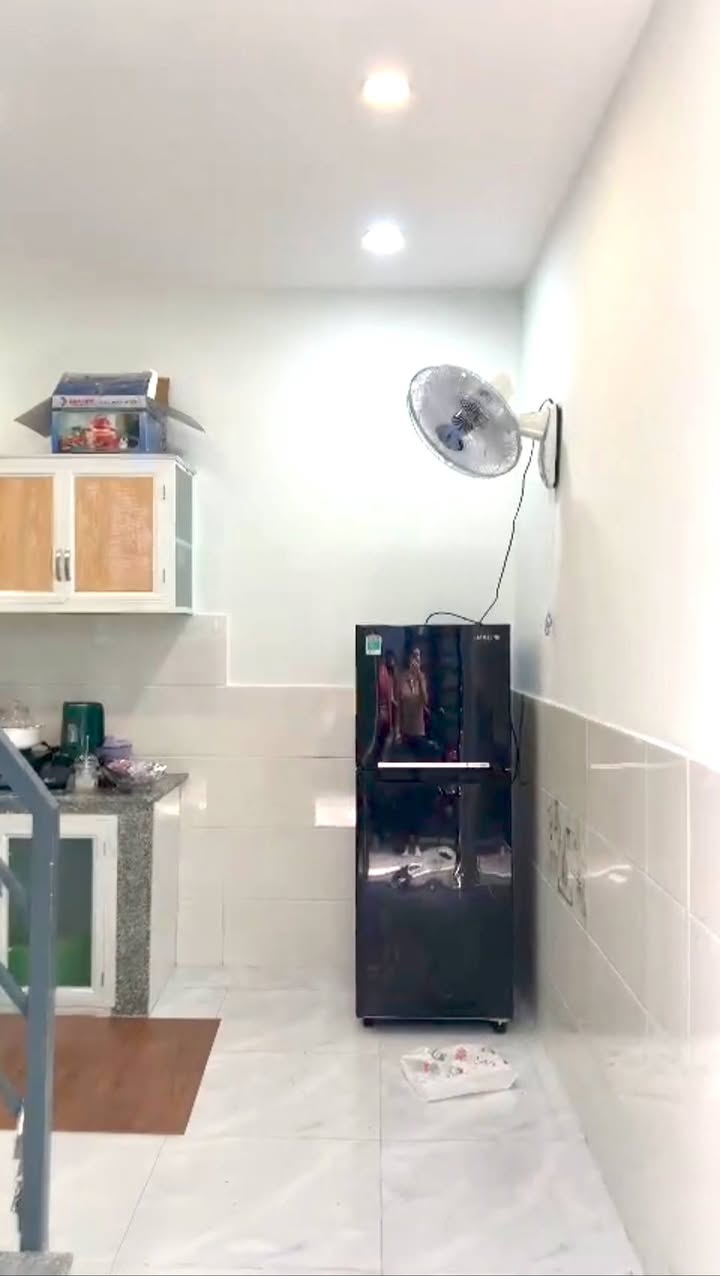 Nhà 1 Trệt 2 Lầu tại Hóc Môn 18m² giá 850 triệu - Sẵn sàng giao nhà ngay!