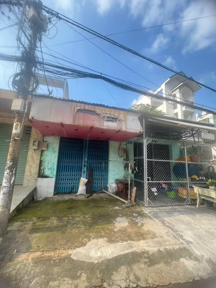 Nhà mặt tiền kinh doanh đường Hà Huy Giáp, Quận 12, 100m² giá 6.3 tỷ - Cơ hội đầu tư sinh lời!