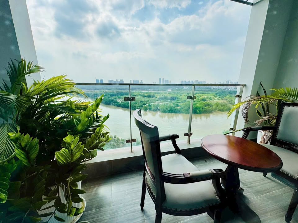 Căn hộ RiverSide Residence Quận 8 130m² giá thỏa thuận - View sông tuyệt đẹp!