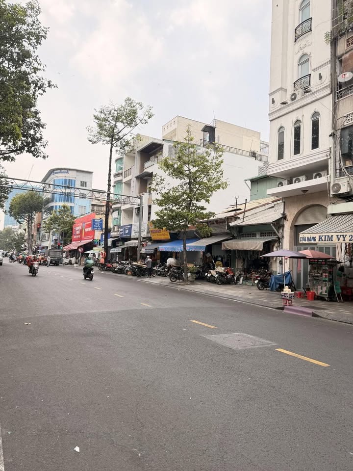 Mặt tiền kinh doanh Nguyễn Công Trứ, Quận 1, 71m² - Đất vàng sổ đỏ chính chủ!