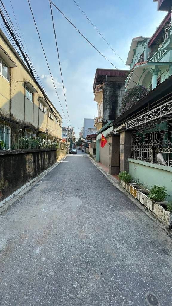 Nhà 3 tầng thôn Nhuế, Đông Anh 200m² giá 13 tỷ - Sẵn sàng vào ở ngay!