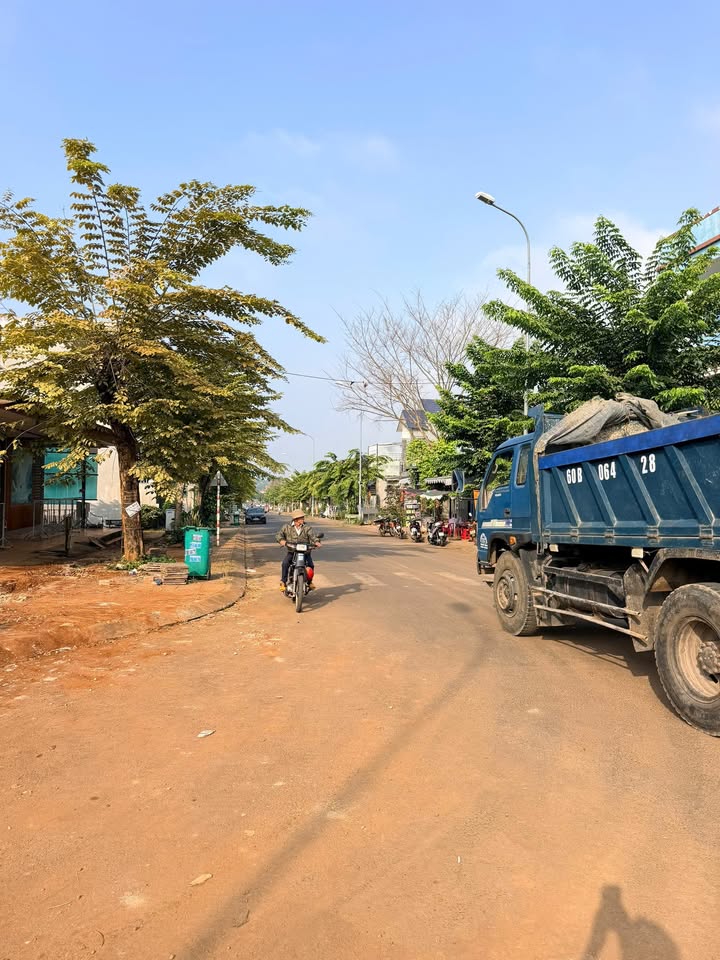 Đất nền biệt thự Thống Nhất Đồng Nai 240m² giá 1.1 tỷ - Sổ đỏ chính chủ!