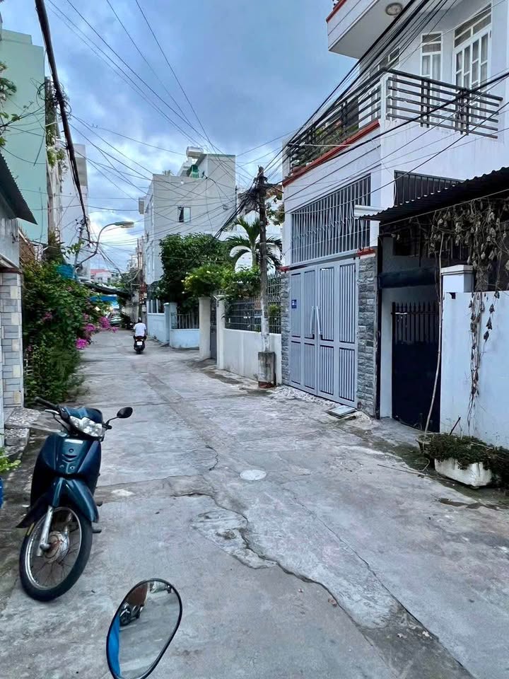 Nhà hẻm ô tô vào tận nhà Phước Long 65.5m² giá 5.8 tỷ - Gần biển Trần Phú!