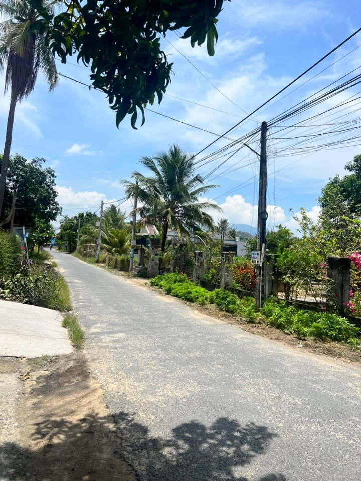 Đất nền Cam Hiệp Bắc 227m² giá 1.27 tỷ - Mặt tiền đường nhựa thuận lợi!