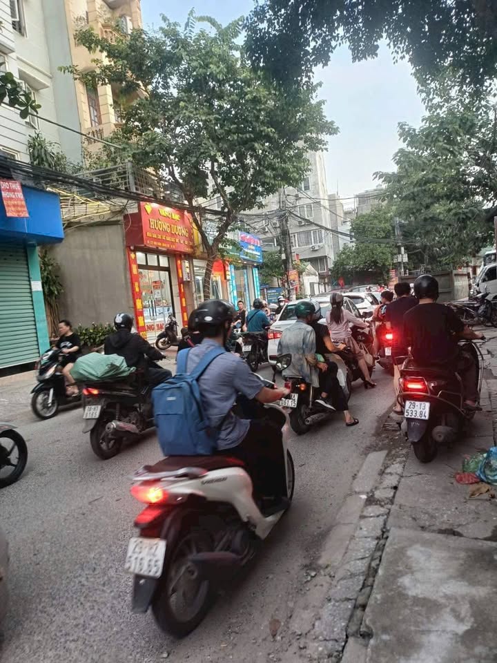 Cửa hàng cho thuê tại Vĩnh Hưng 40m² giá 7 triệu - Vỉa hè rộng thoáng