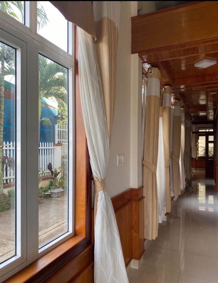 Nhà mái thái gác lửng 300m² giá 8.2 tỷ - View hồ Nam Sơn tuyệt đẹp!