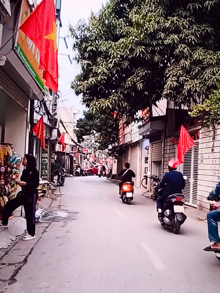 Nhà phố Lĩnh Nam 36m² giá 3 tỷ - Ngõ ô tô, Sổ đỏ chính chủ!