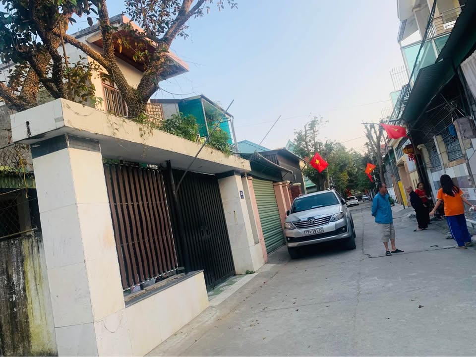 Nhà 2 tầng tại Bến Thủy, 138m² giá 5.78 tỷ - Đường thông thoáng, tiện ích đầy đủ!