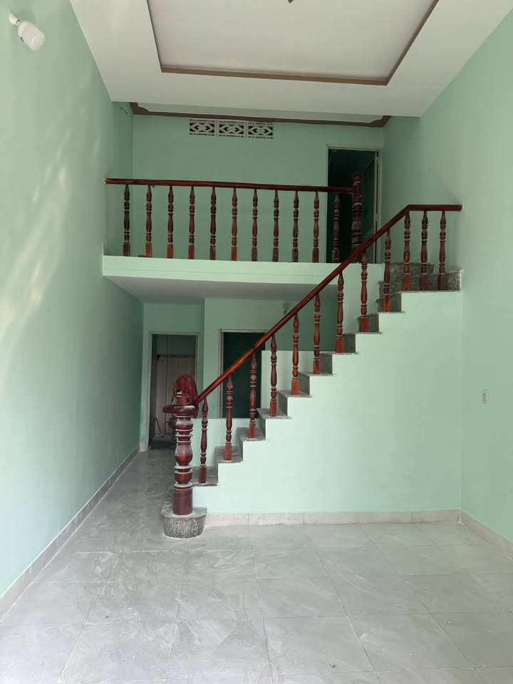 Nhà phố Thái Hòa Dĩ An 44m² giá 700 triệu - Sẵn sàng vào ở ngay!