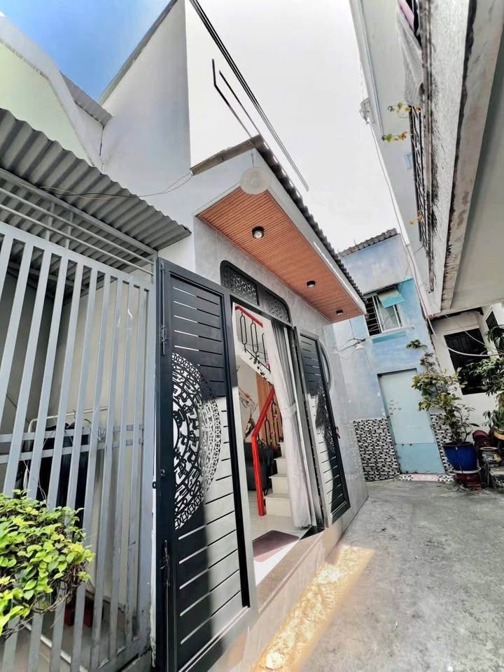 Nhà bán Gò Vấp 28m² giá 3.6 tỷ - Hẻm an ninh, yên tĩnh