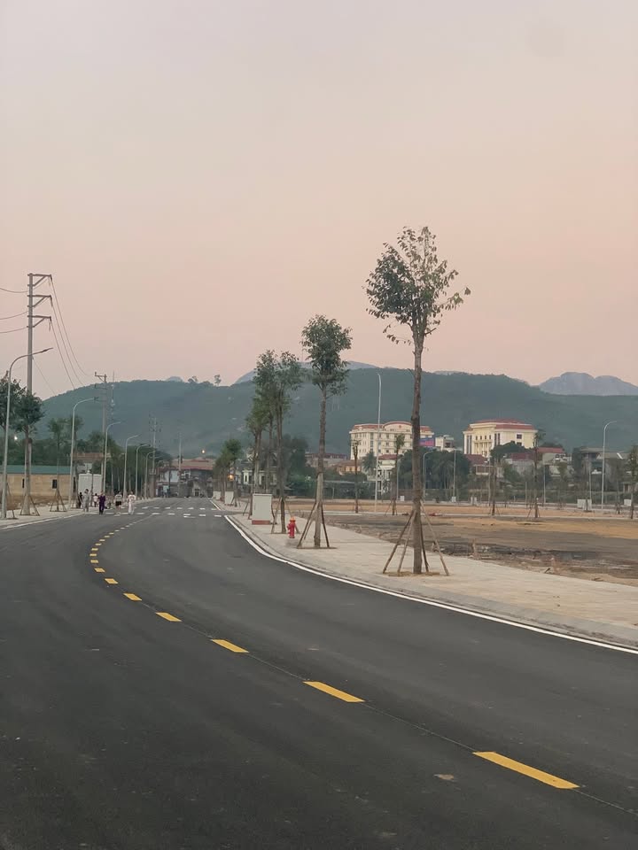 Đất nền Chi Nê Hoà Bình - Chine Riverside 108m² chỉ 1.3 tỷ - Tiềm năng phát triển vượt trội!