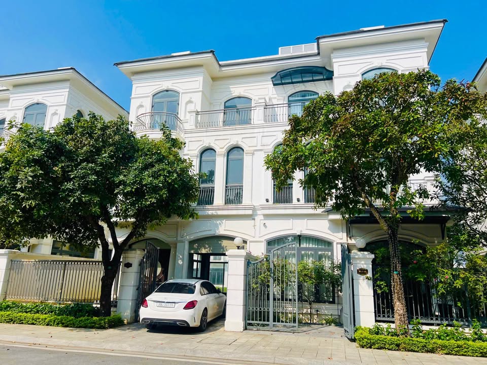 Townhouse Phong Lan Tào Xuyên 180m² giá 1 tỷ - Cơ hội đầu tư hấp dẫn!